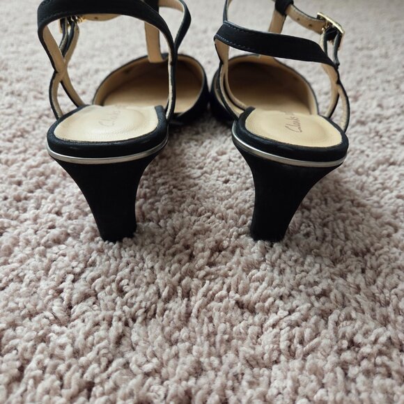 Clarks Ellis Lola Women's dress shoes in black nubuck.  Size 8M - Picture 3 of 8